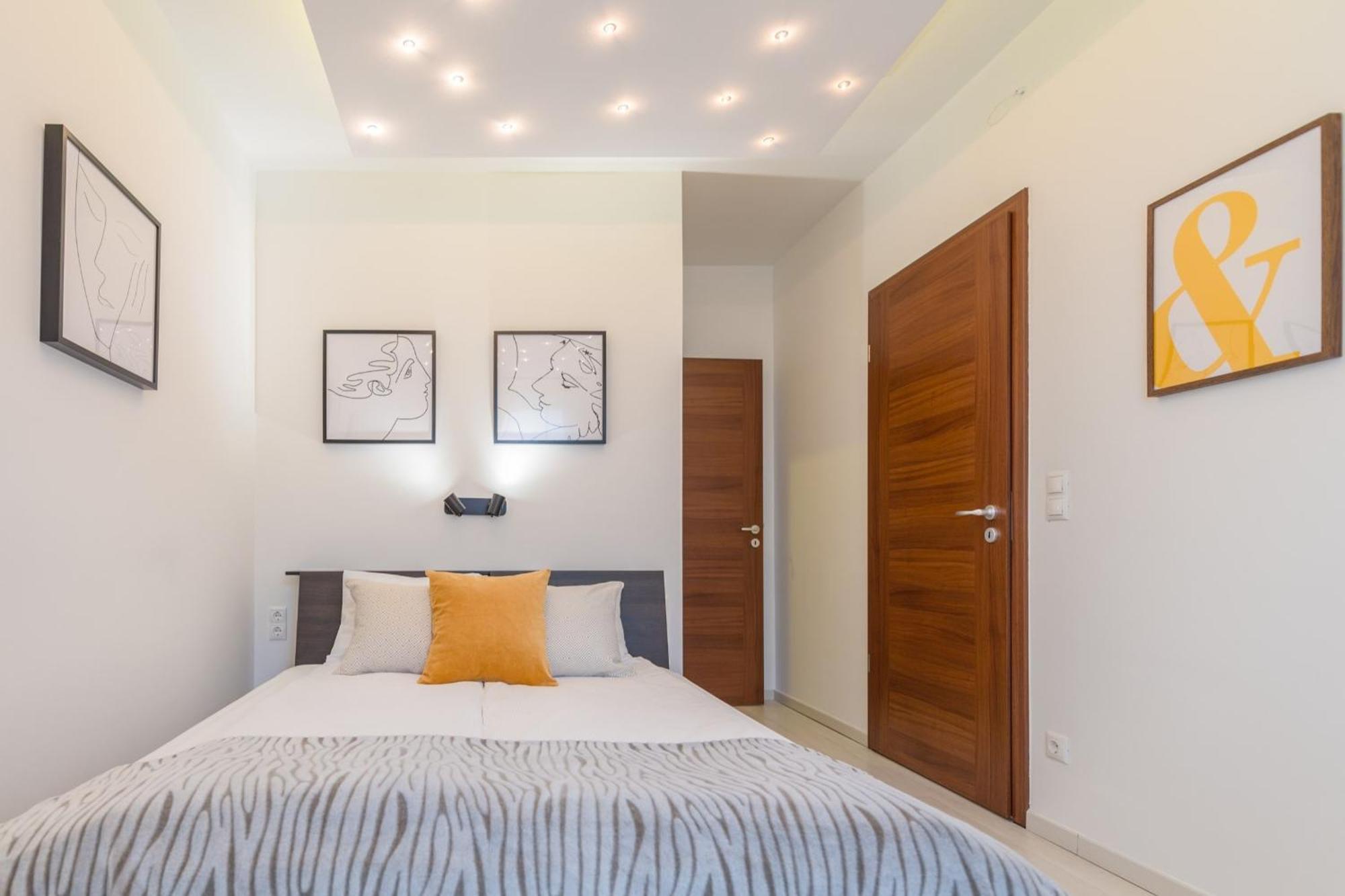 Miami Vice Apartment With Balcony Будапеща Екстериор снимка